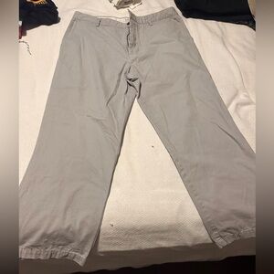 Dockers Men's Light Gray Chinos